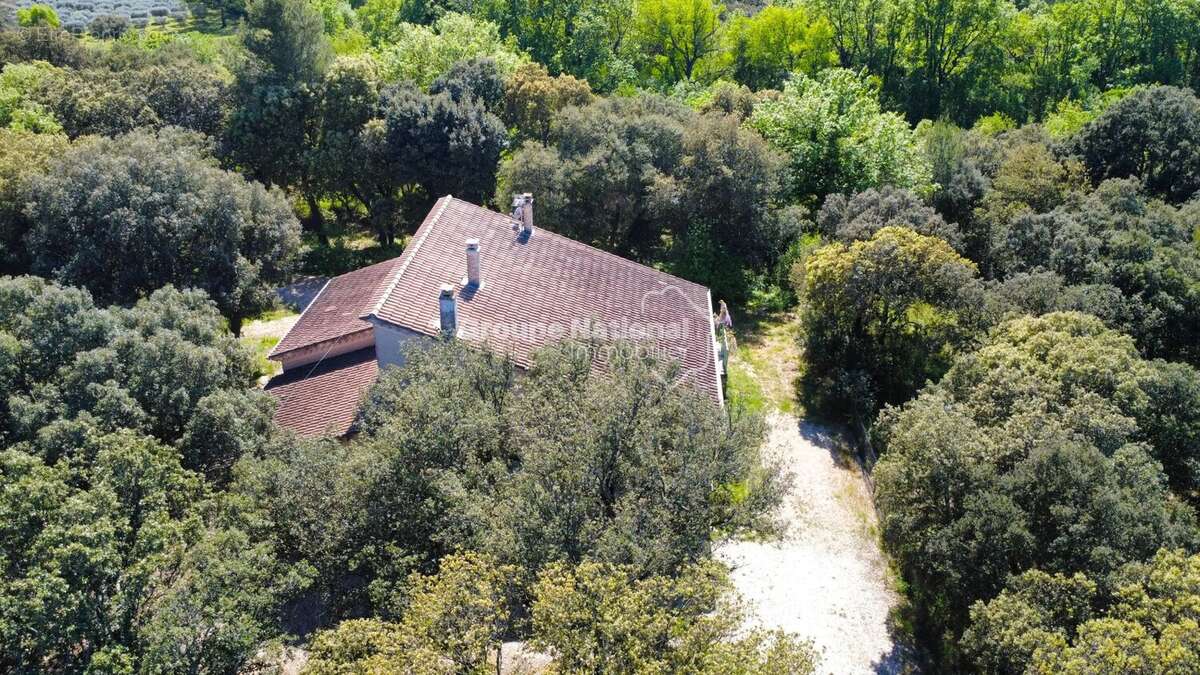 Maison à PERNES-LES-FONTAINES
