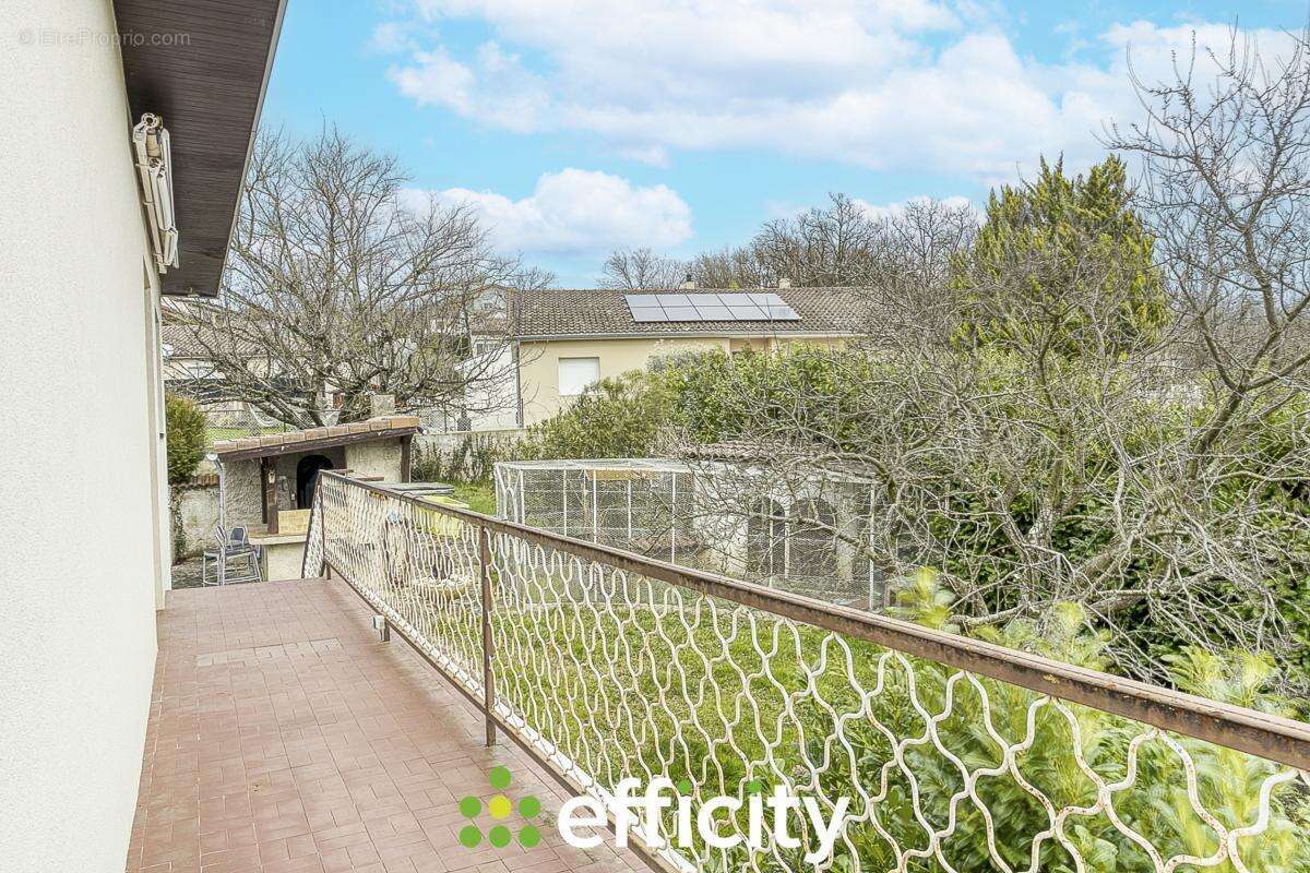 Maison à SALAISE-SUR-SANNE