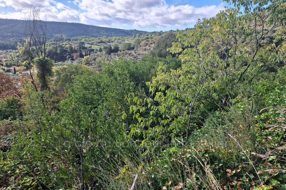Terrain à MOUSTIERS-SAINTE-MARIE