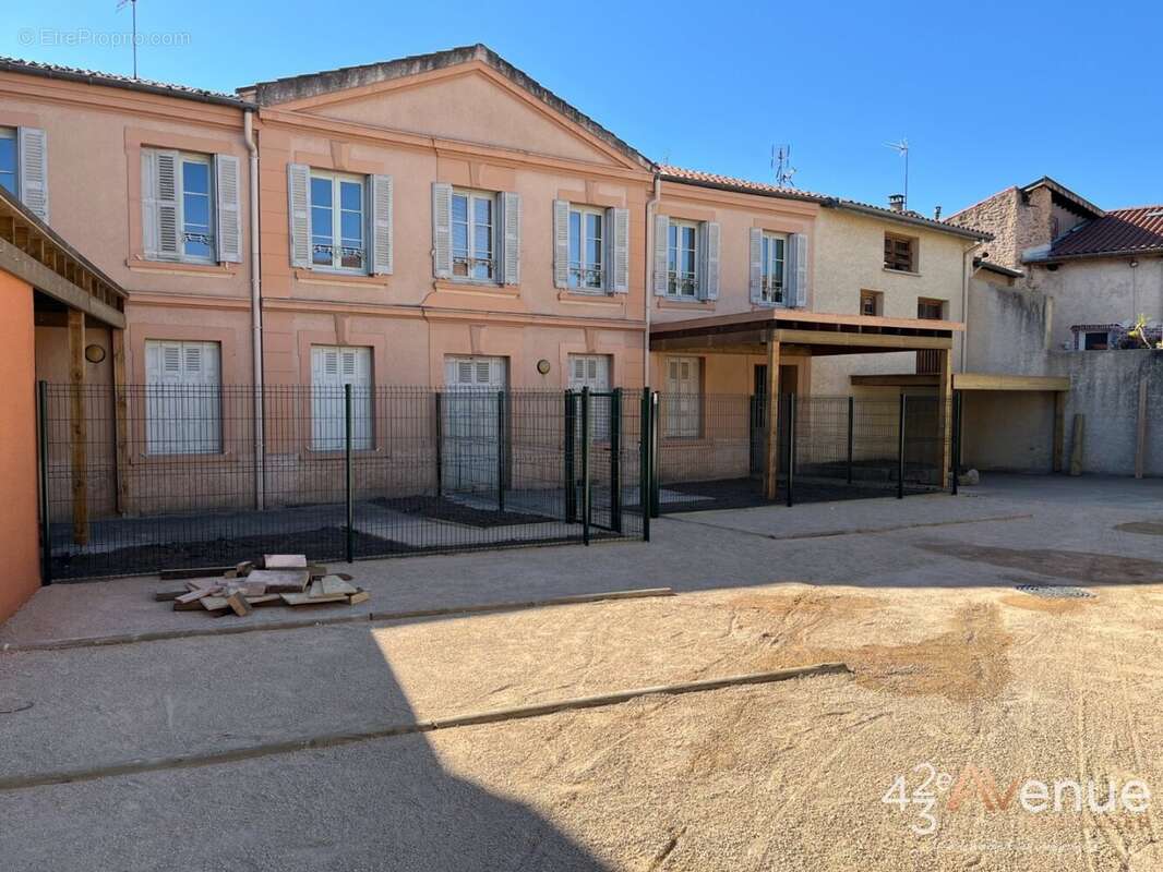 Appartement à SAINT-JUST-SAINT-RAMBERT