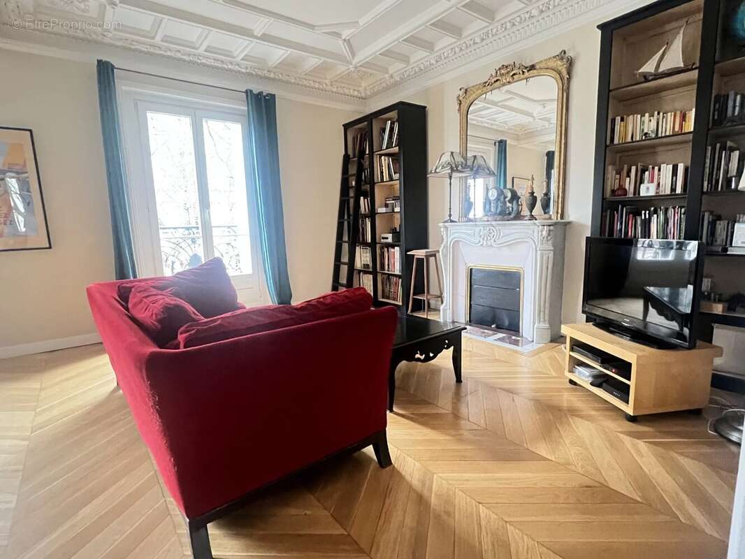 Appartement à PARIS-19E