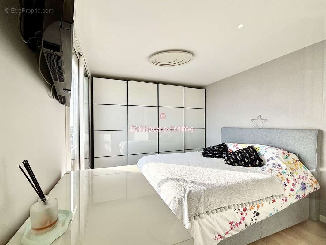 Appartement à LES LILAS