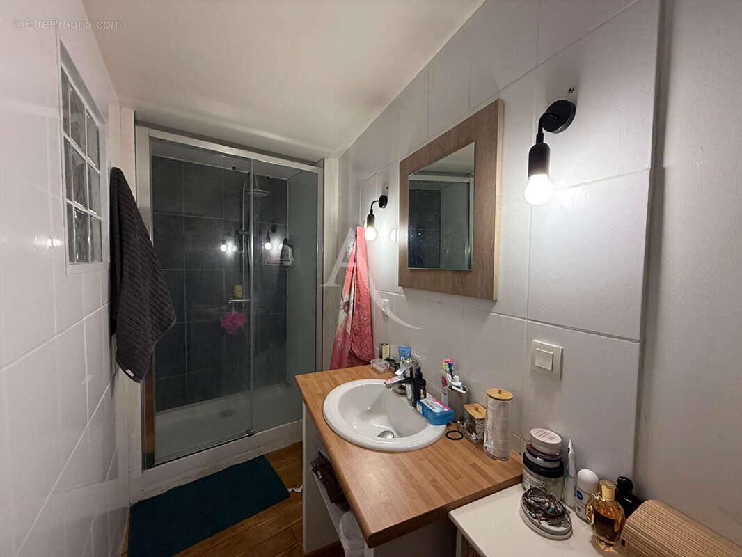 Maison à QUELAINES-SAINT-GAULT