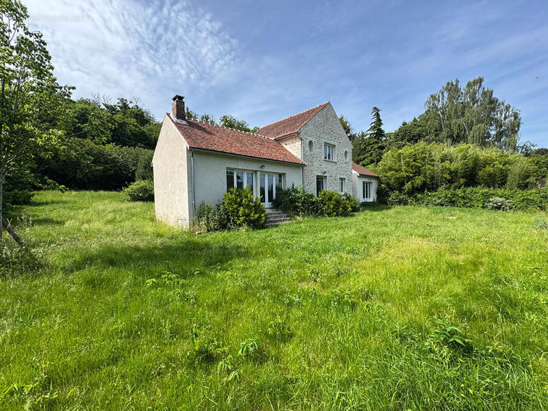 Maison à LES MESNULS