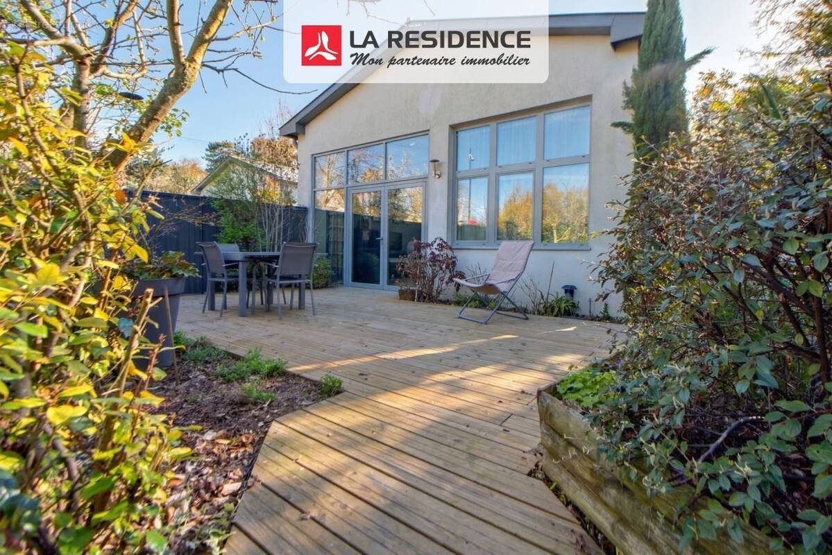 Maison à VERNEUIL-SUR-SEINE