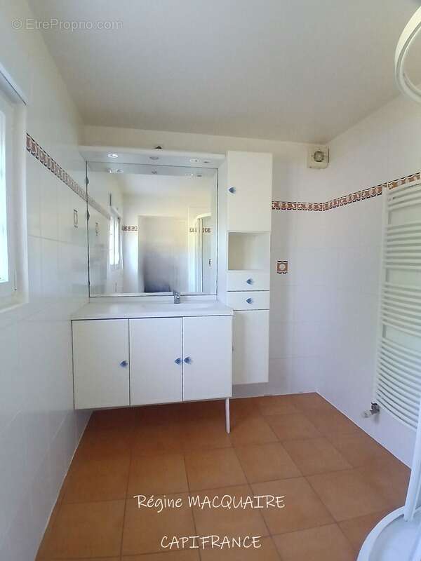Maison en pierre à Sourdeval (50) – 4 pièces – 3 chambres dont 1 au rdc + dépendances – Terrain 2 500 m² - photo 10