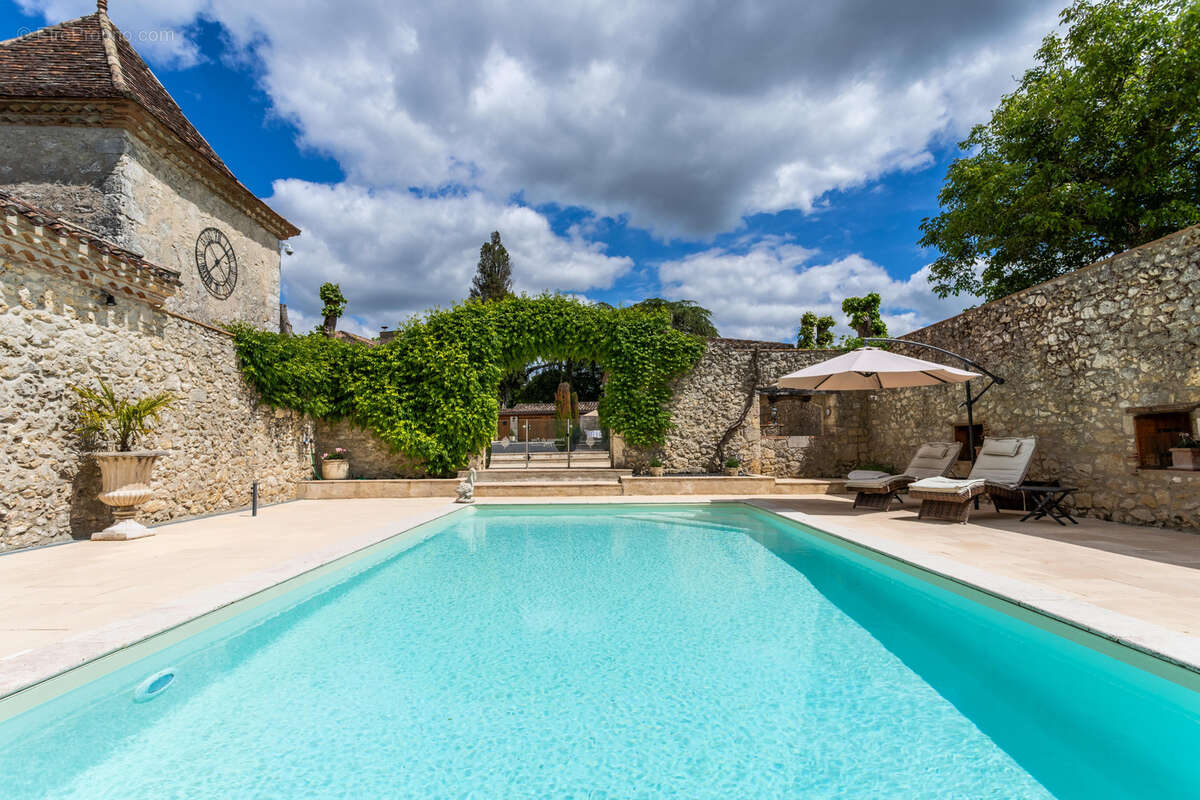Maison à BEAUVILLE