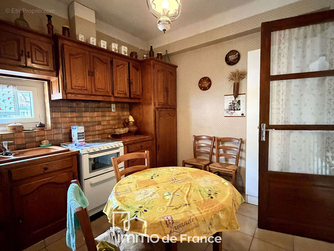 Maison à DECAZEVILLE