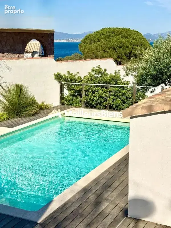 Golfe de Saint-Tropez - Les Issambres -Appartement 100m2 rez de jardin vue mer & mer à pied ! - photo 4