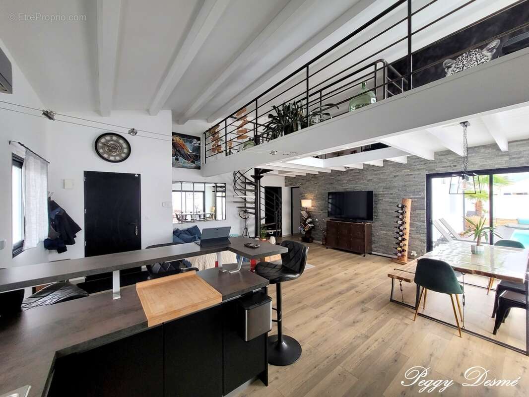 Maison à vendre 6 pièces VILLEDOUX (17) - Elégance et Confort aux portes de La Rochelle - 6 pièces - Piscine - photo 6