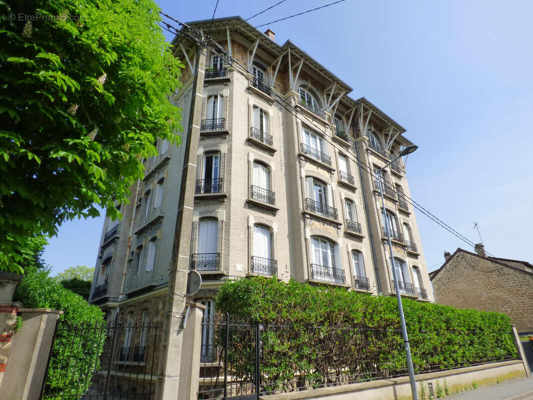 Appartement à HOUILLES