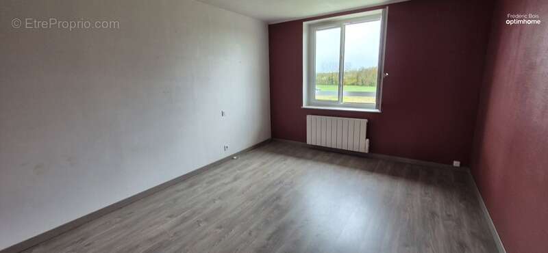 Appartement à NEUVILLE-LES-DAMES