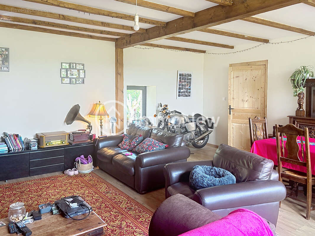Maison 152 m2 au calme avec gite sur terrain 5000 m2 a 5 minutes de sourdeval - photo 6