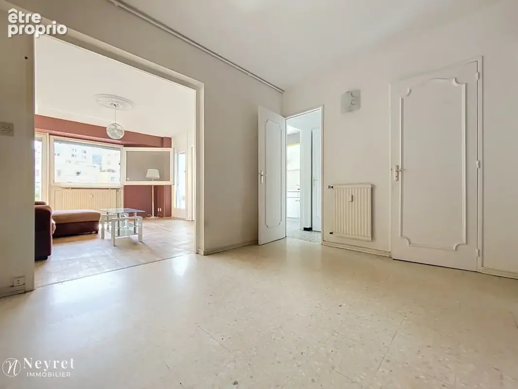 SAINT-ETIENNE Square Amouroux/Bellevue - T4 avec balcon!! A rafraichir! - photo 3