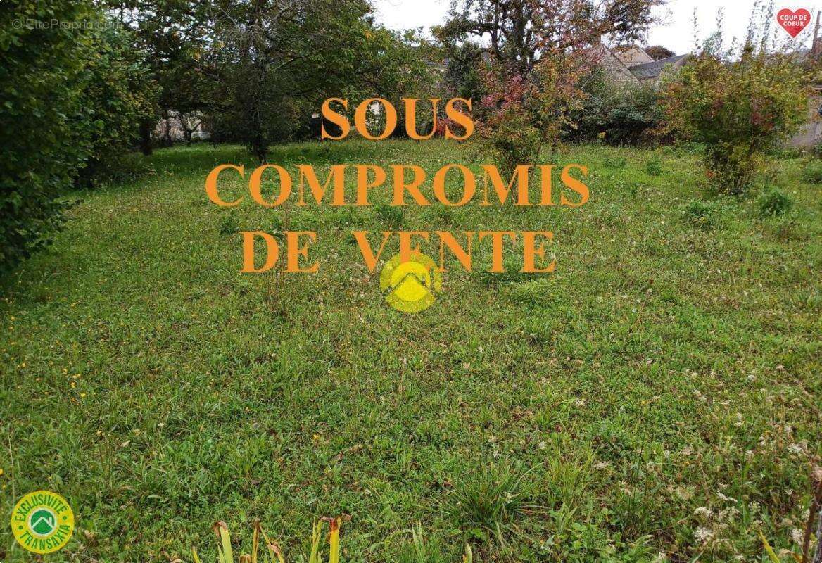 Terrain à CHAROST