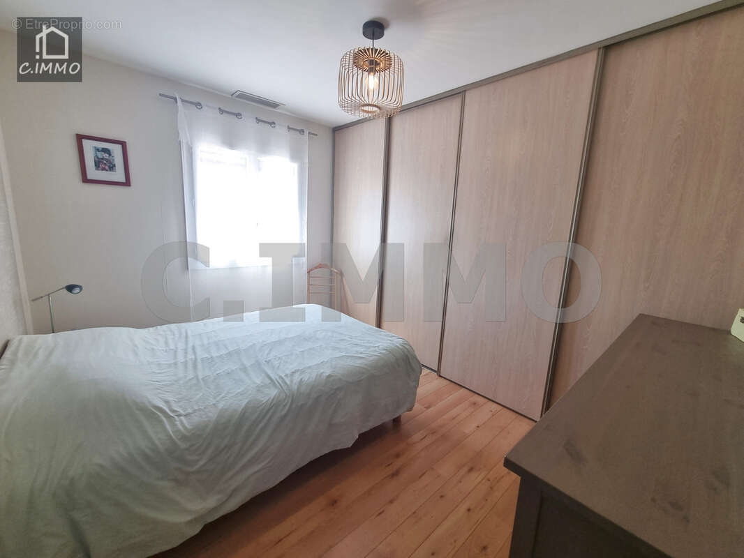 Villa de PP de 150 m2 de type 5 avec bureau, buanderie, piscine et garage - photo 9