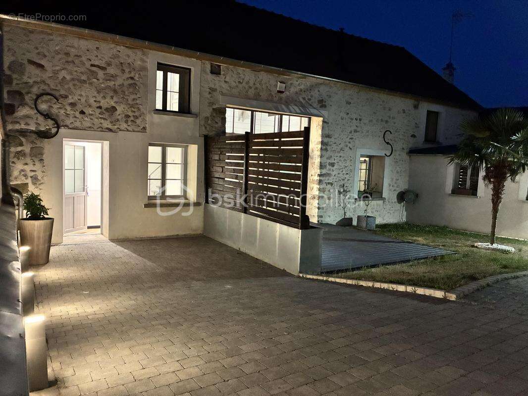 Magnifique longère-briarde en L, offrant 153m2 de charme/volume et robustesse + terrasse privative = vrai coup de coeur  !!! - photo 23