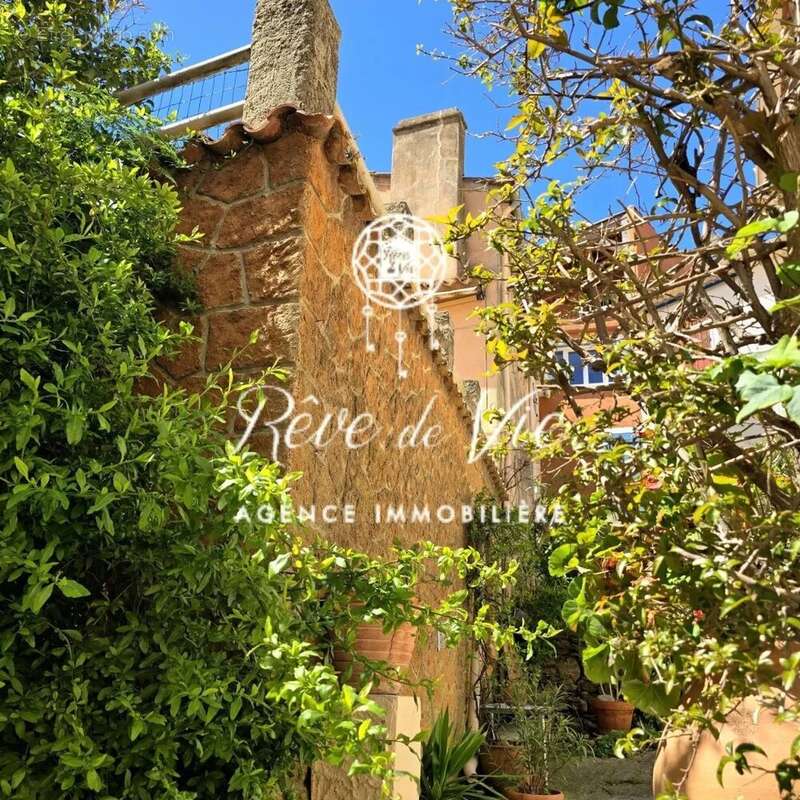 Maison à BORMES-LES-MIMOSAS