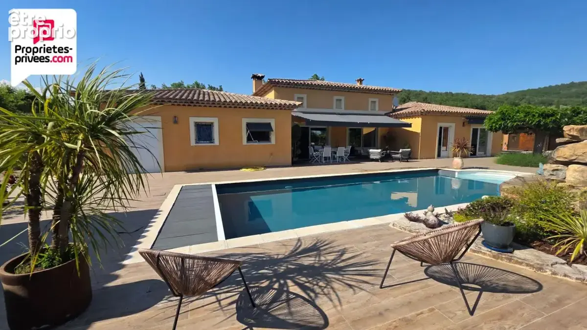 Villa plain pied 7 pieces 203 m2 piscine et terrain  paysager de 2500 m2 - photo 2