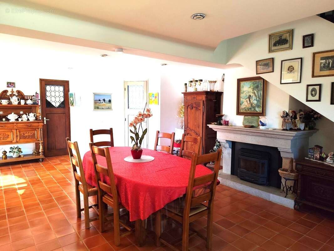 VAR (83) VINS SUR CARAMY, Magnifique Villa de charme de 163m² + studio 20m²et dépendances/1939m²avec piscine - photo 6