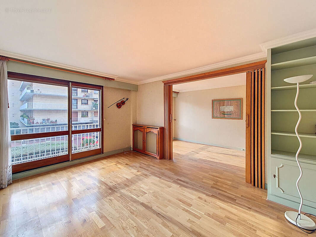 Appartement à L&#039;HAY-LES-ROSES