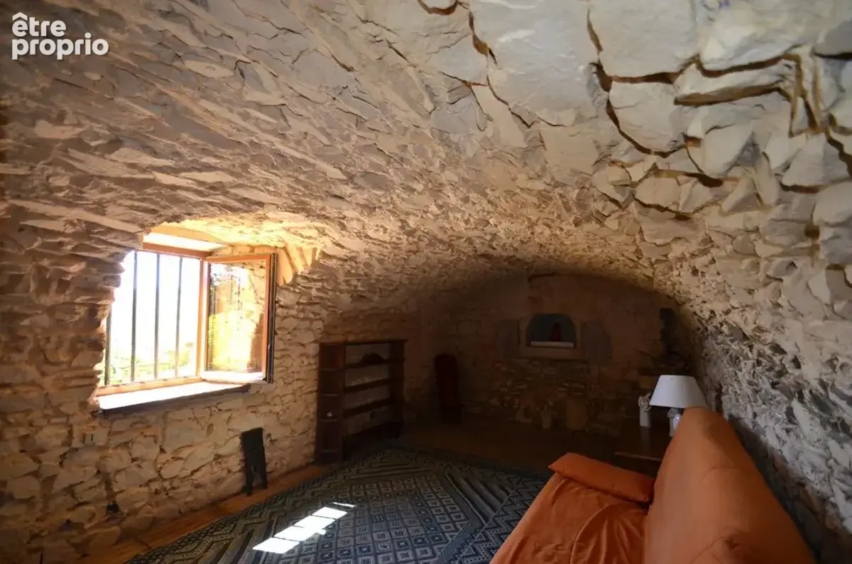 Maison de plus de 290 m2 avec plus de 6 000 m2  de terrain - photo 11