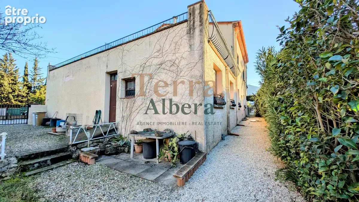 Saint-Genis-Des-Fontaines - Villa de 308 m2 avec 3 Appartements - photo 8