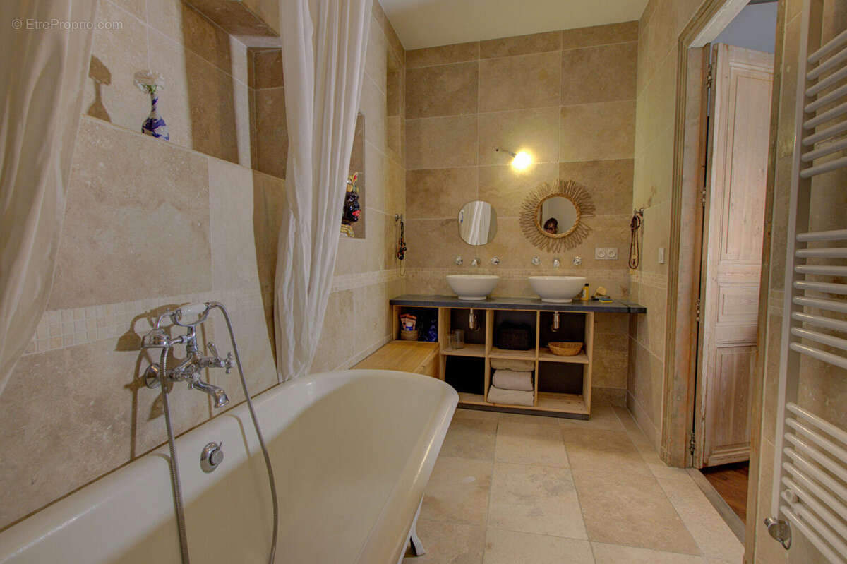 Élégance et confort pour cet appartement prêt à vivre en hypercentre - photo 15