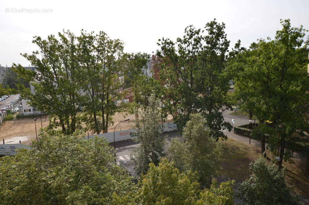 Appartement à SAINTE-GENEVIEVE-DES-BOIS