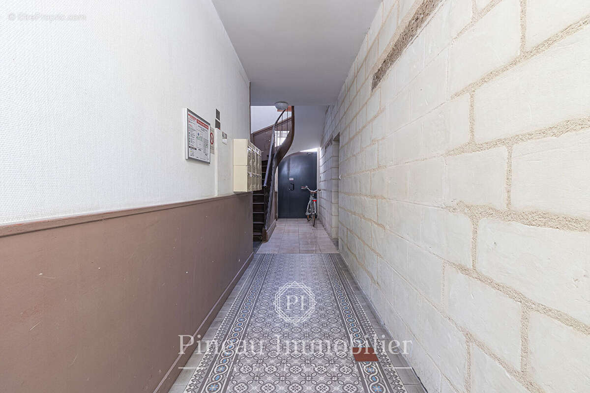 Appartement T2 Angers - Centre-ville / Château - Rez-de-chaussée - Idéal 1er achat ou investissement - photo 8