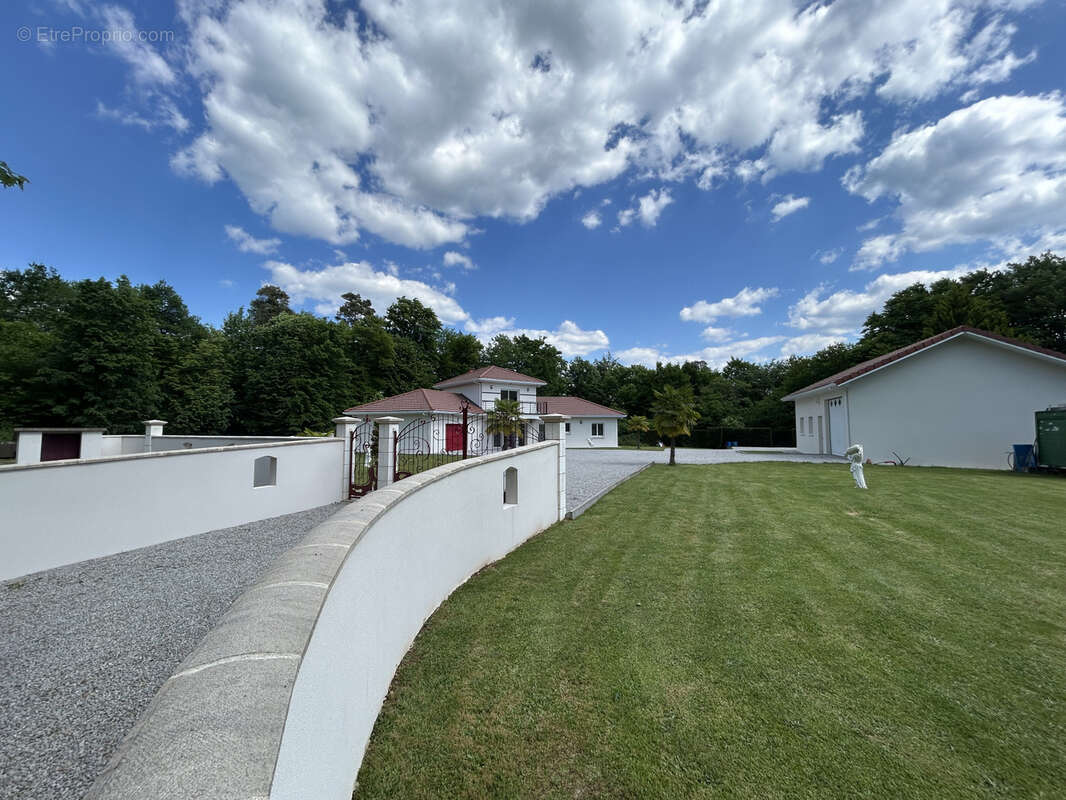 Maison à GIMEL-LES-CASCADES