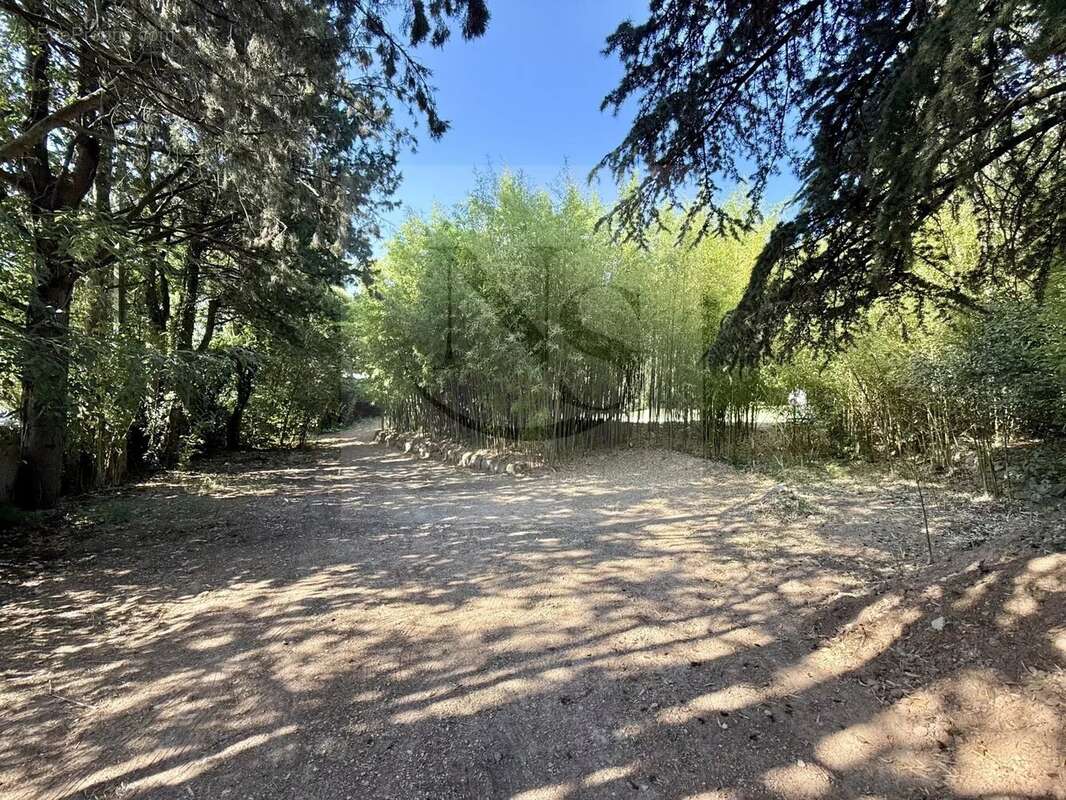 Terrain à AIX-EN-PROVENCE