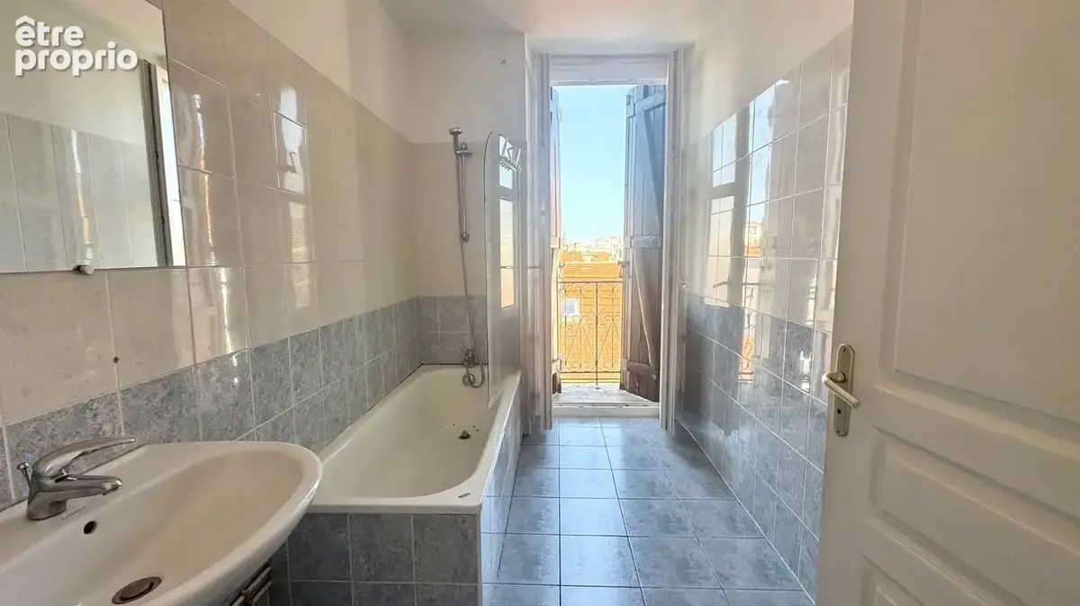 BIARRITZ Centre  Grande Plage à pied  T4 de 97 m²  Dernier étage  Petite copropriété - photo 14