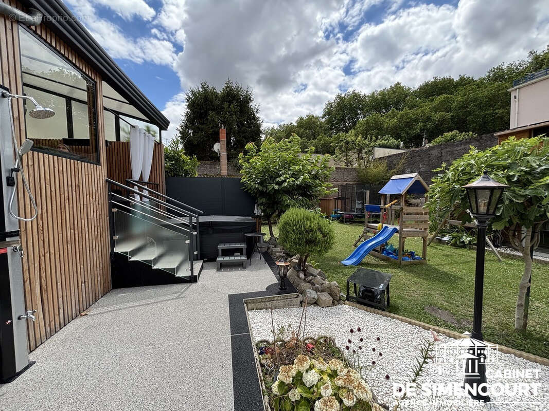 La Hotoie/Centre-ville - Amiénoise de 133m2 avec jardin et garage - photo 8