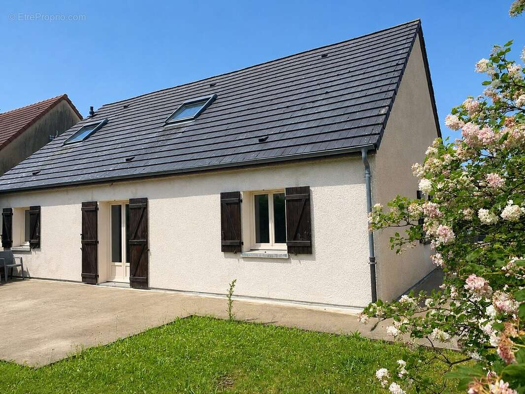 Maison à LONGECOURT-EN-PLAINE