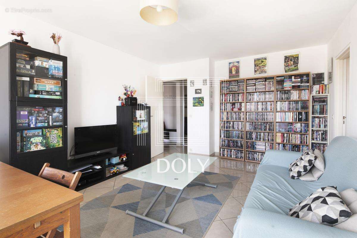 Appartement à LES LILAS