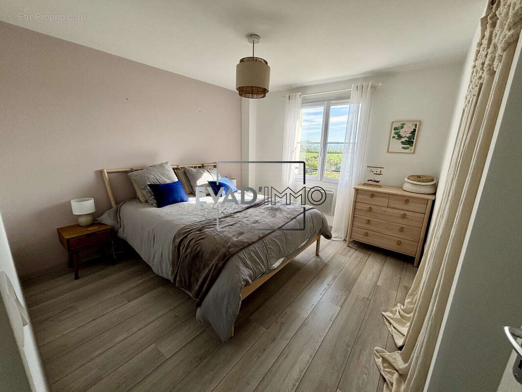 Maison à SAINT-MEDARD-EN-FOREZ