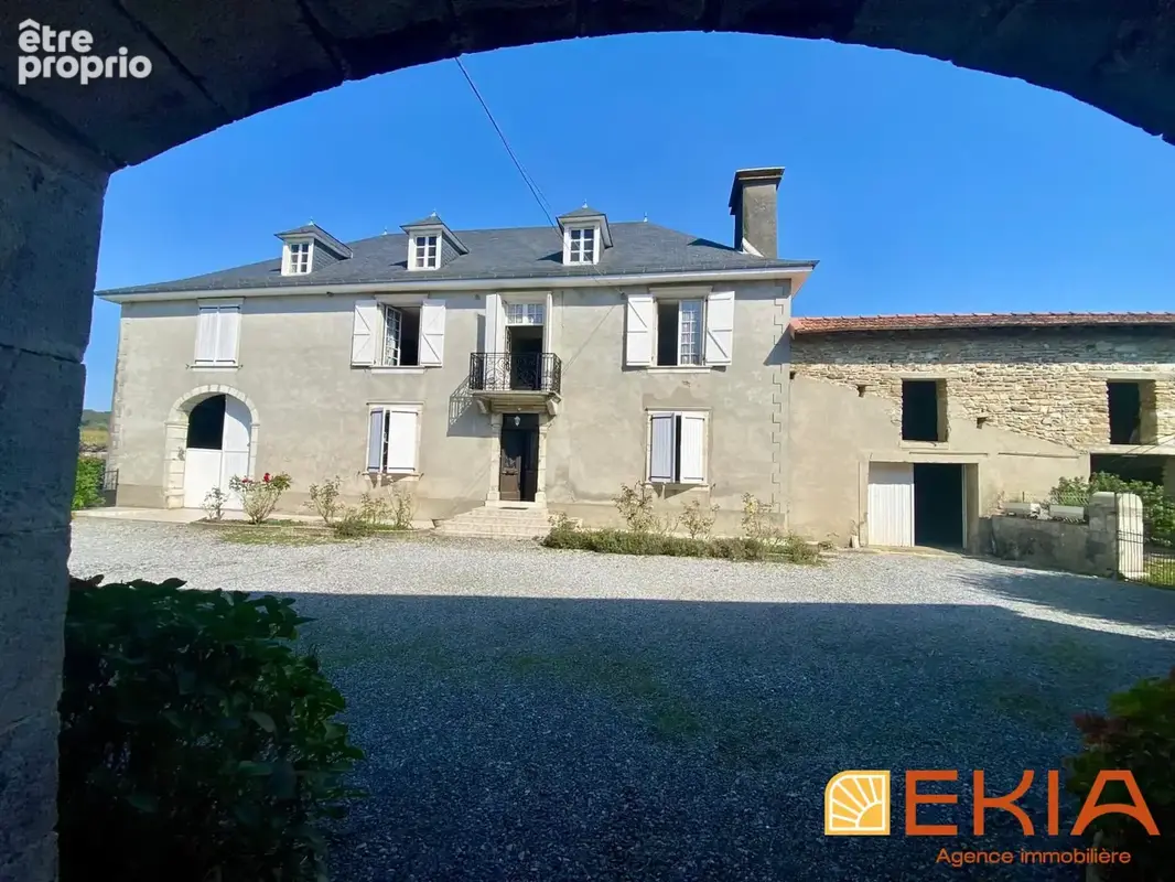 Maison 10 pièces 280 m² à vendre à Narp (64190) - photo 4