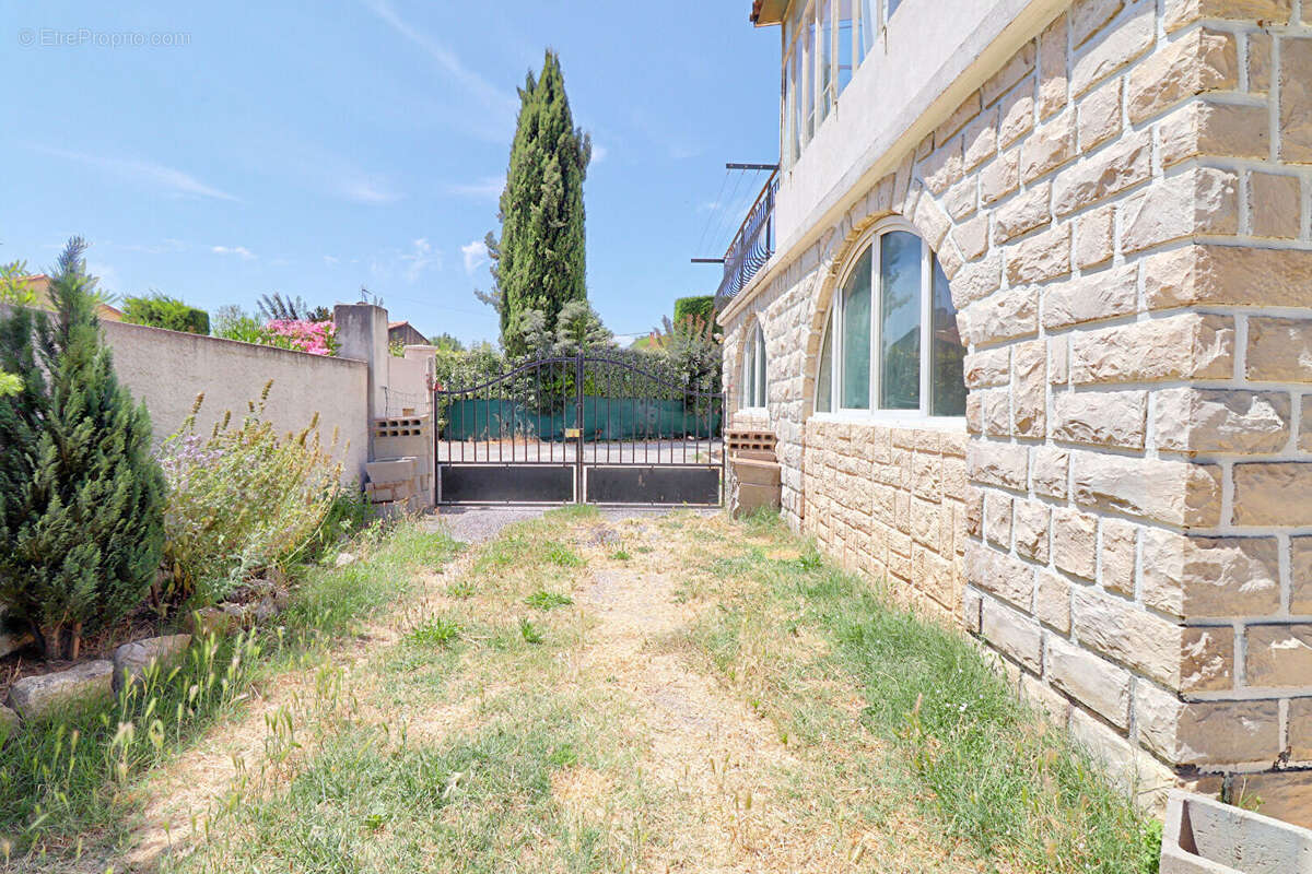 Appartement à VINON-SUR-VERDON