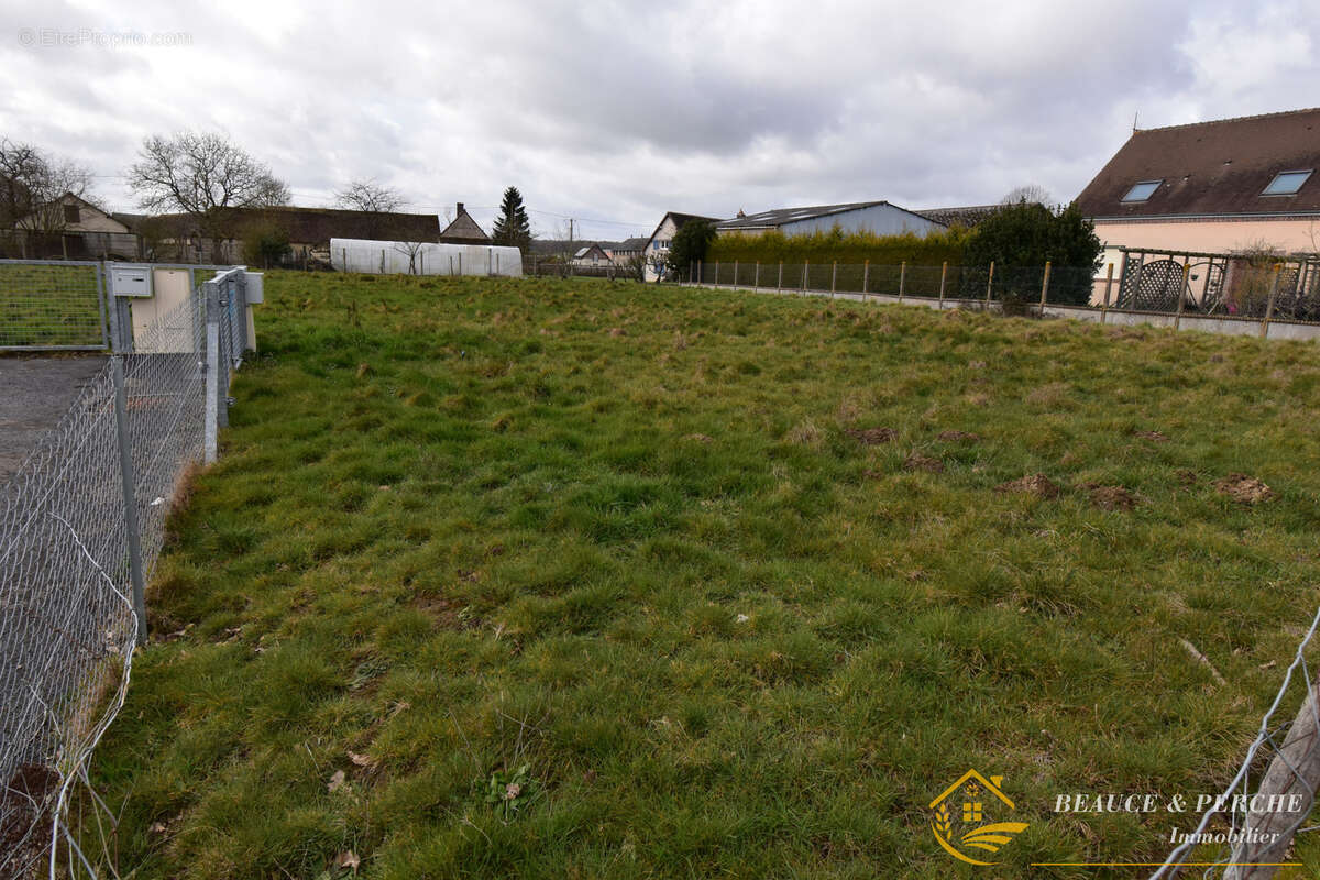 Terrain à ILLIERS-COMBRAY