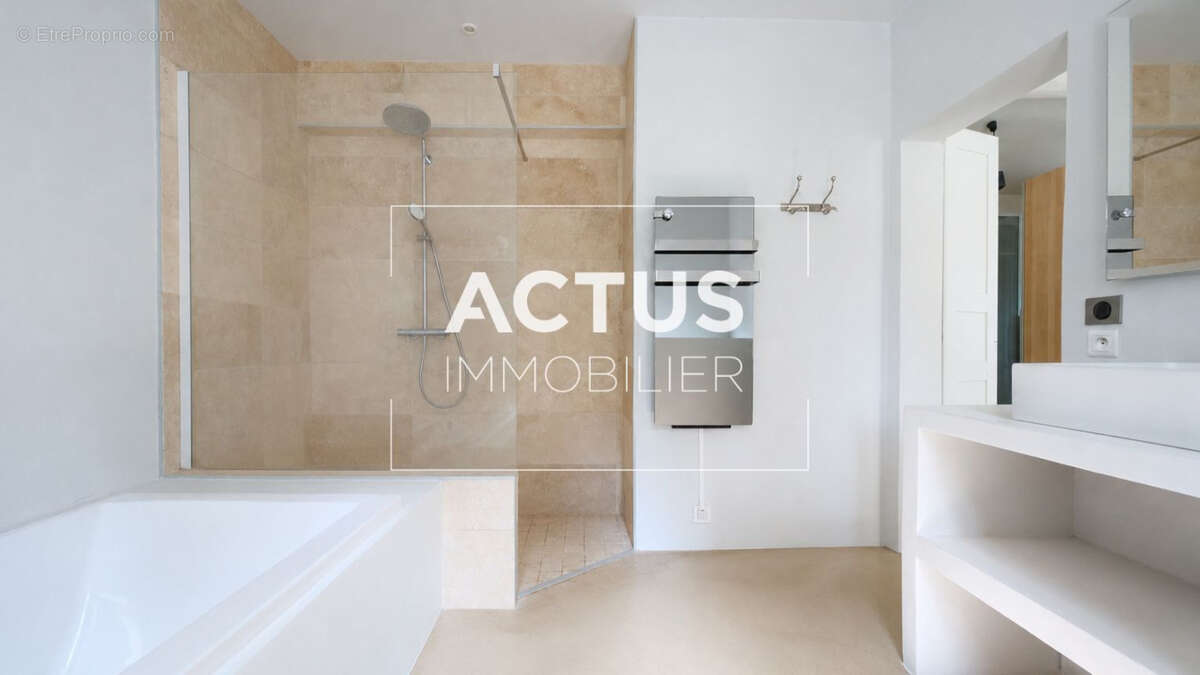 Maison 208 m² à Mallemort  - photo 8