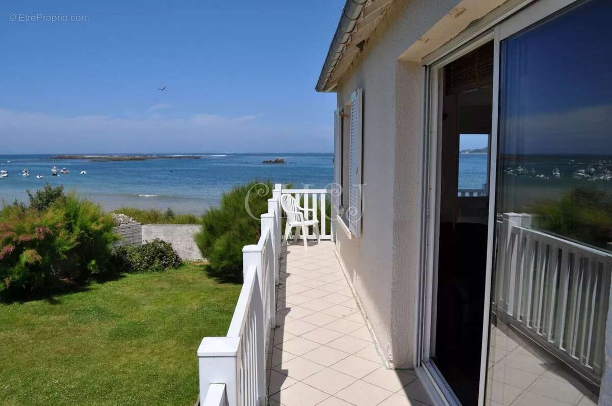 Maison à TREDREZ-LOCQUEMEAU