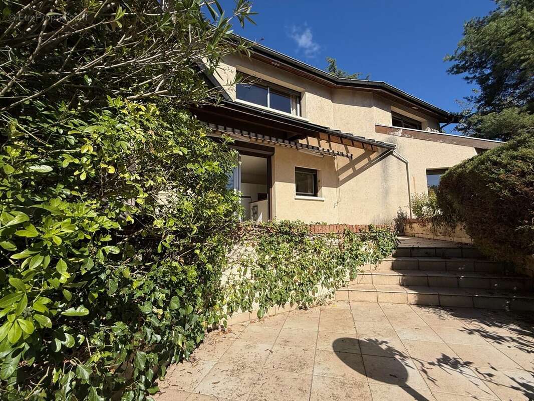 Maison à MONTBONNOT-SAINT-MARTIN