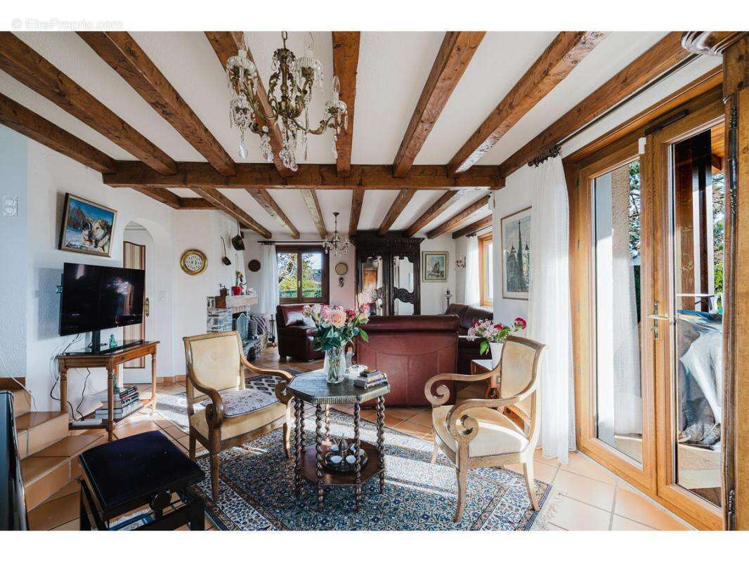 Maison à CHENS-SUR-LEMAN