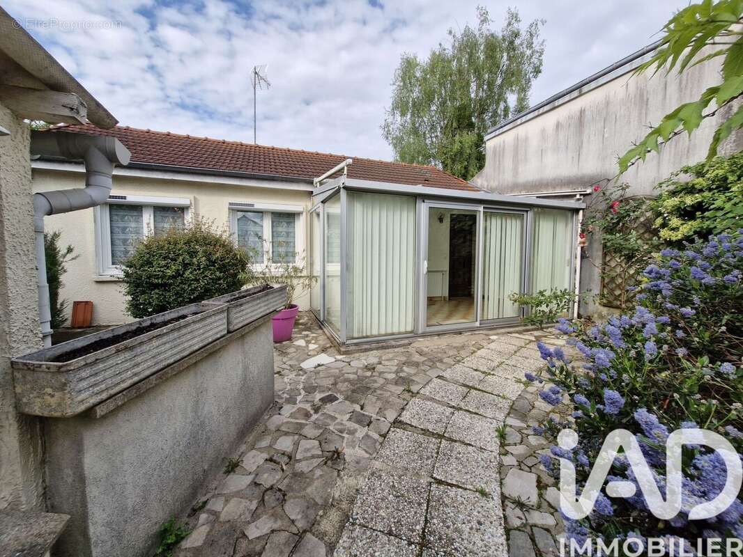 Photo 3 - Maison à FLEURY-LES-AUBRAIS