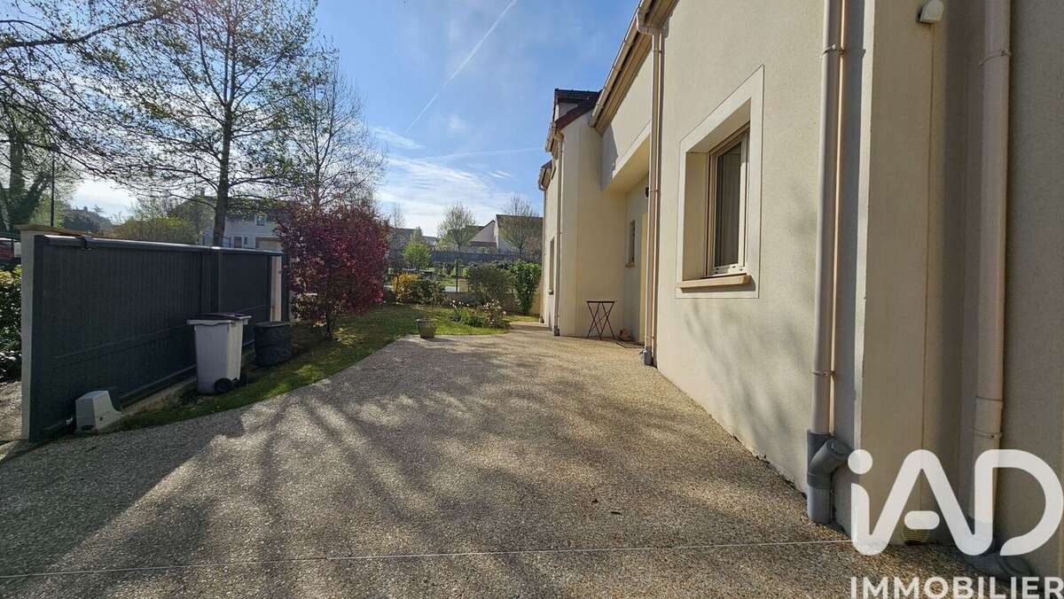 Maison 150 m² à Morainvilliers  - photo 3