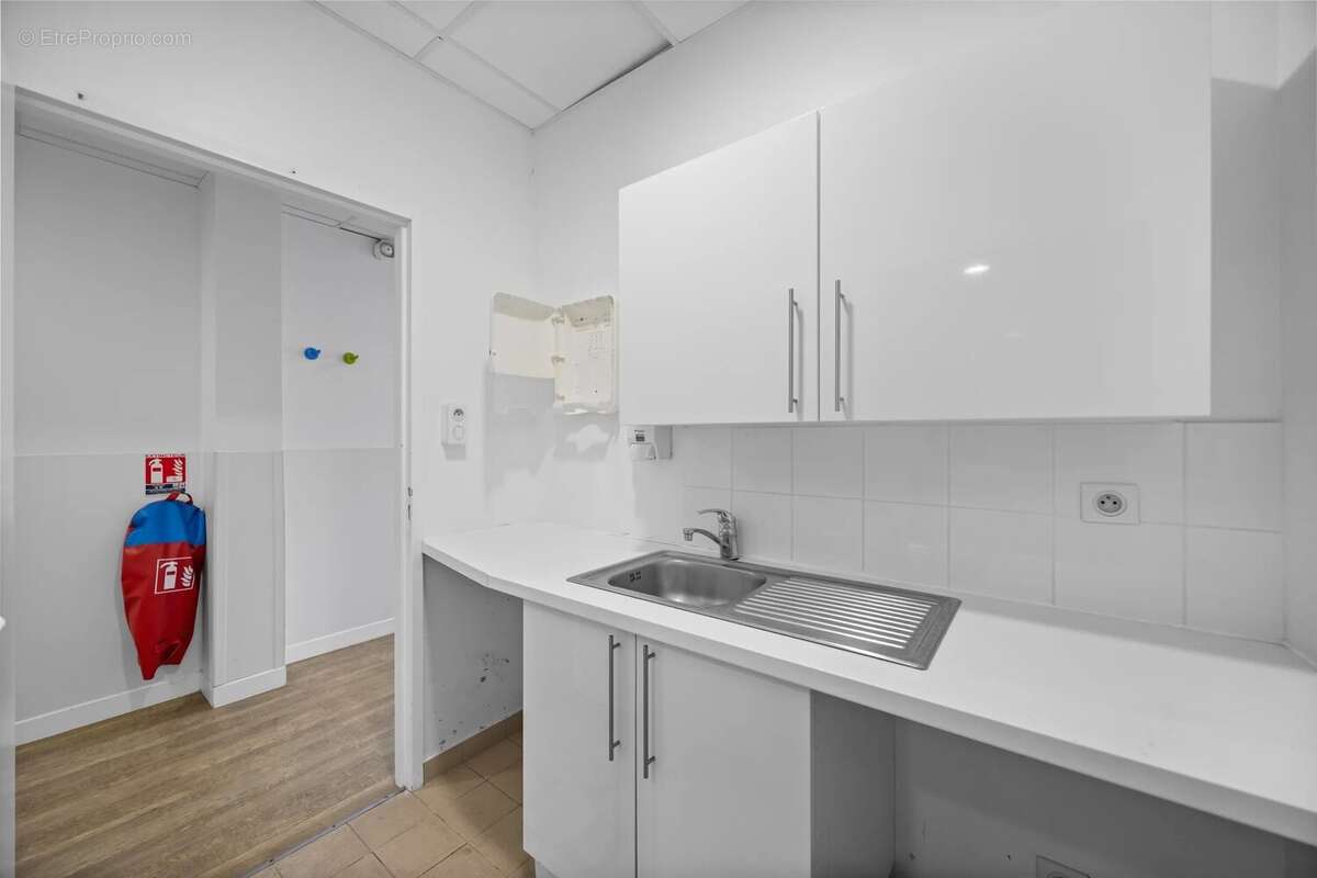 Commerce 173 m² à Paris-16e  - photo 10