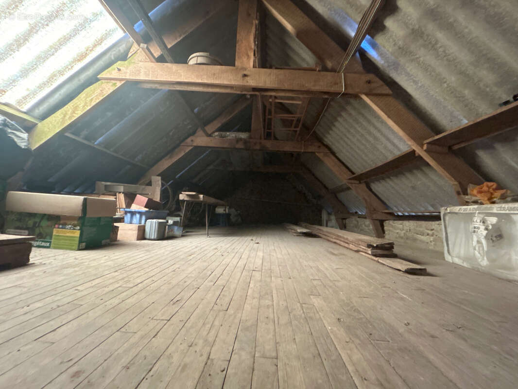 QUISTINIC   Maison avec dépendances sur un terrain de 2 327 m2 - photo 14