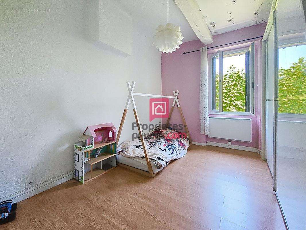 Appartement à LE MUY