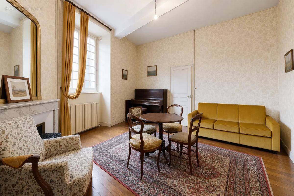 Maison à UZERCHE